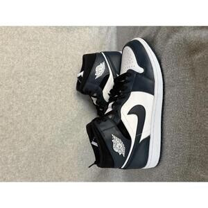 Air Jordan 1 Mid “Armory Navy” – Style 554724-411 – Men’s 11.5 – Brand New